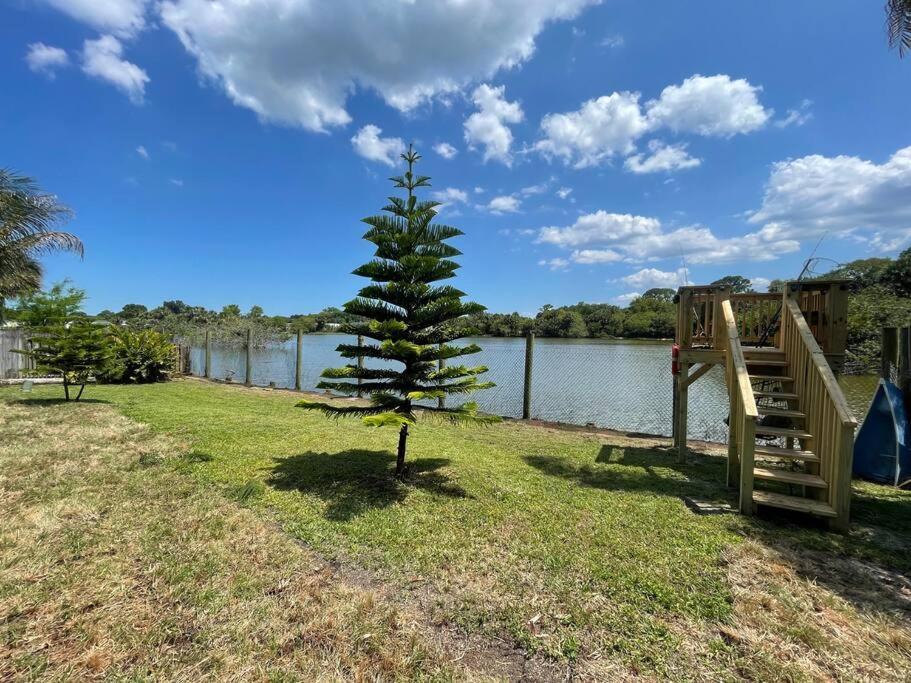 Merrit Island Waterfront House Lots Of Parking Villa Merritt Island Екстериор снимка